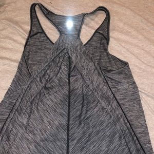 Lululemon essential tank